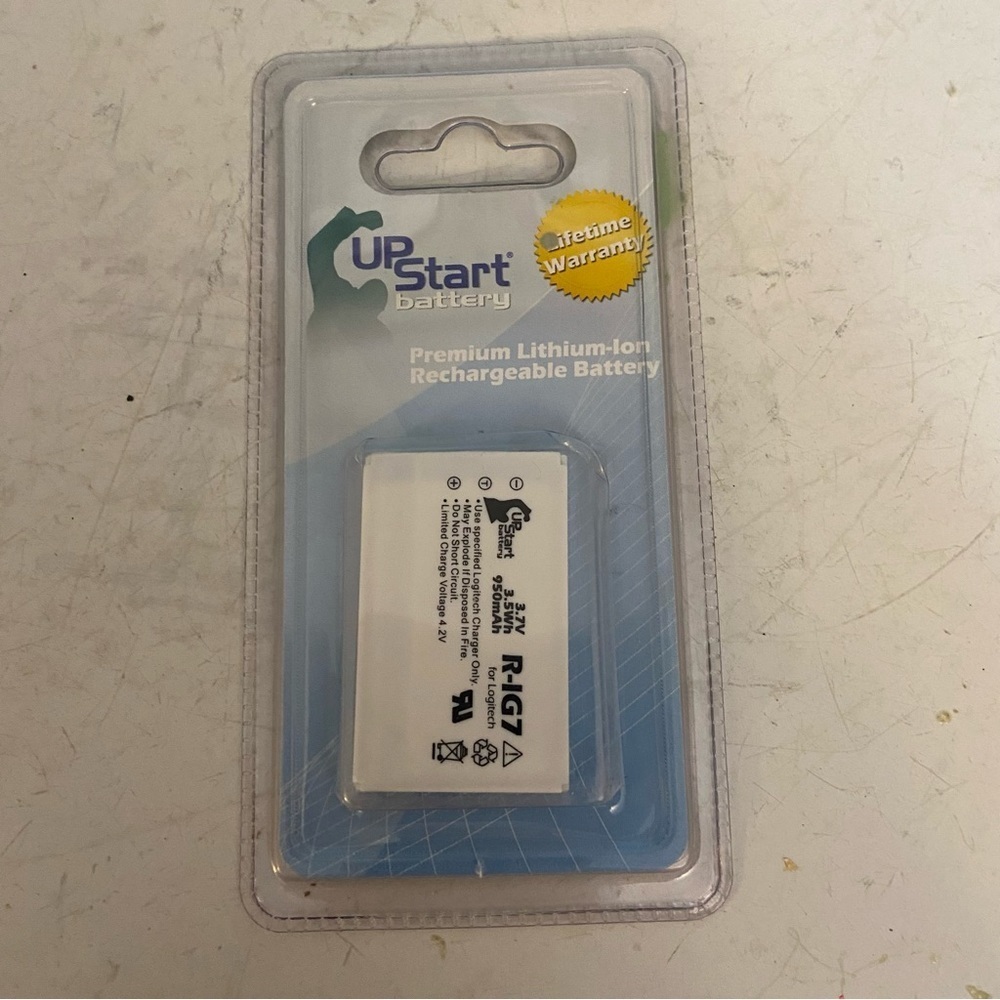 💥5/$25 BNWOT upstart rechargeable lithium battery R-1G7